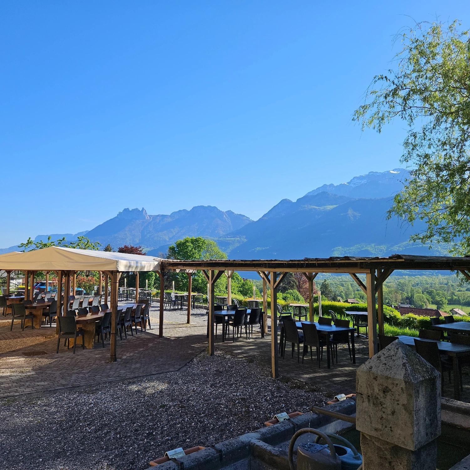 Auberge De Pontgibaud Lathuile Exterior foto